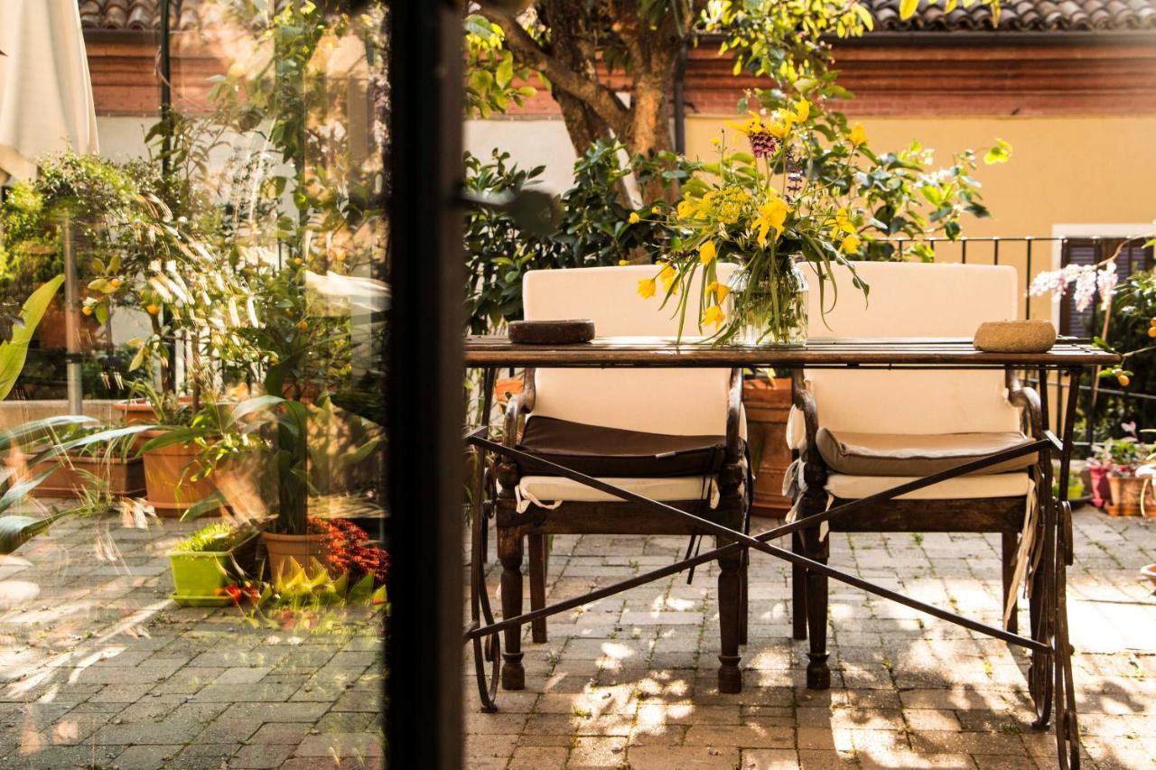 L'Aromatario Panzió Neive Kültér fotó