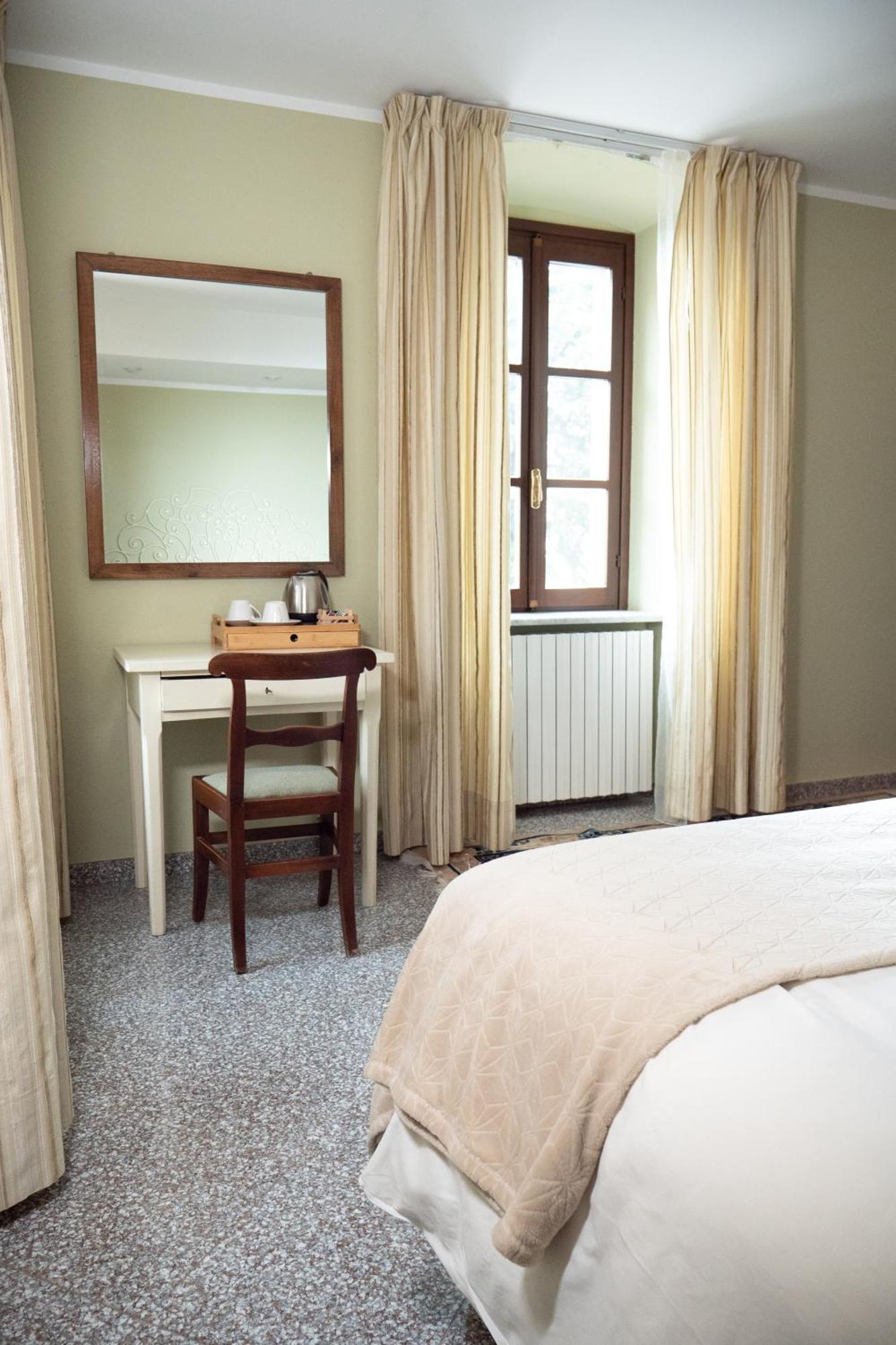L'Aromatario Panzió Neive Kültér fotó