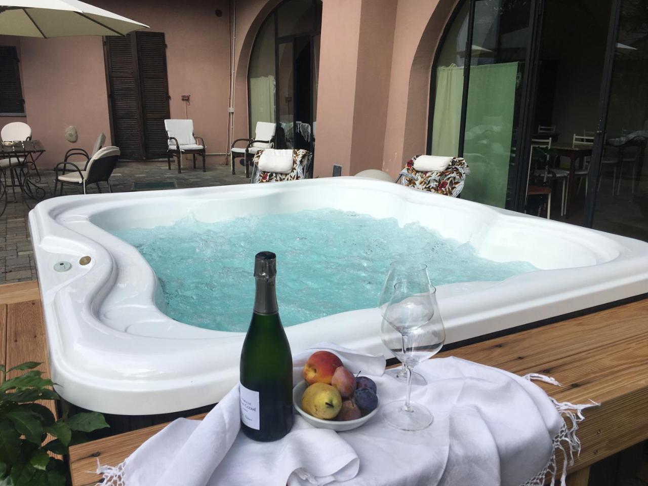 L'Aromatario Panzió Neive Kültér fotó
